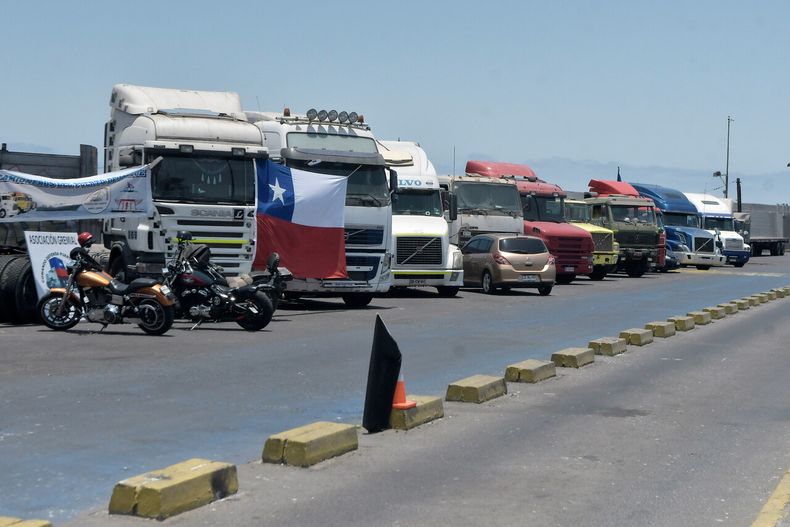 Confirman paro de camioneros en Región de Atacama por alza de combustibles - Agencia Uno