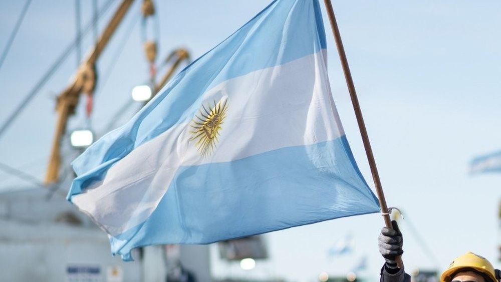 Para encarar la inflación: Argentina aumenta la tasa de interés e intervención cambiaria