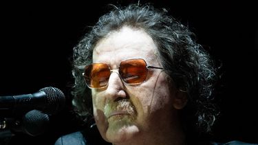 Preocupación por Charly García: Fue internado de urgencia con un cuadro de fiebre