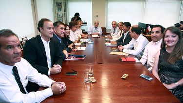 Chile Vamos se cuadra con Piñera y acuerda rechazar reforma a pensiones, Constitución y Ley de Identidad de Género