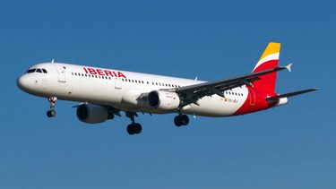 Aerolínea es multada por discriminar a mujeres en el proceso de selección preguntándoles la fecha de su última regla