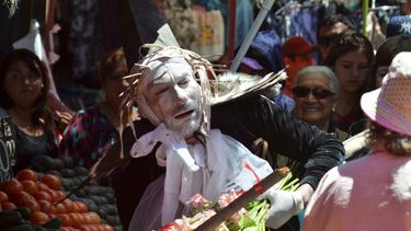 Guillermo Moscoso, artista visual: “Elijo la performance como una herramienta política para decir desde el cuerpo