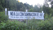 vecinos y abogados ganan pulseada a salmonera sin permiso que contamino rio en localidad rural de villarrica