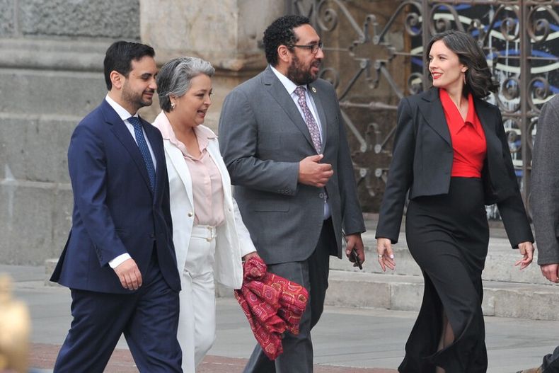 6286 ministros del pc.jpg