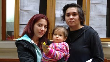 Pese a considerarlas una familia: Corte Suprema se negó a reconocer que niña es criada por dos madres