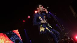 Visuales de Gladys Marín y cover a Víctor Jara: Así fue el debut de Gepe en el Movistar Arena