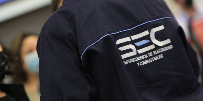 Diputado Tapia oficia a la SEC para postergar alza de la luz ante posibles aumentos de hasta 20% / Agencia Uno