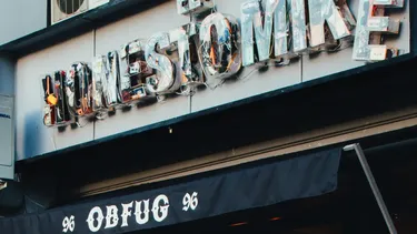 Tragedia en Algarrobo: Fundador de El Honesto Mike murió al intentar rescatar a joven arrastrada por el oleaje