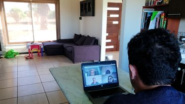 Ley de Teletrabajo: Cuidadores tendrán prioridad para uso de feriados, vacaciones y turnos