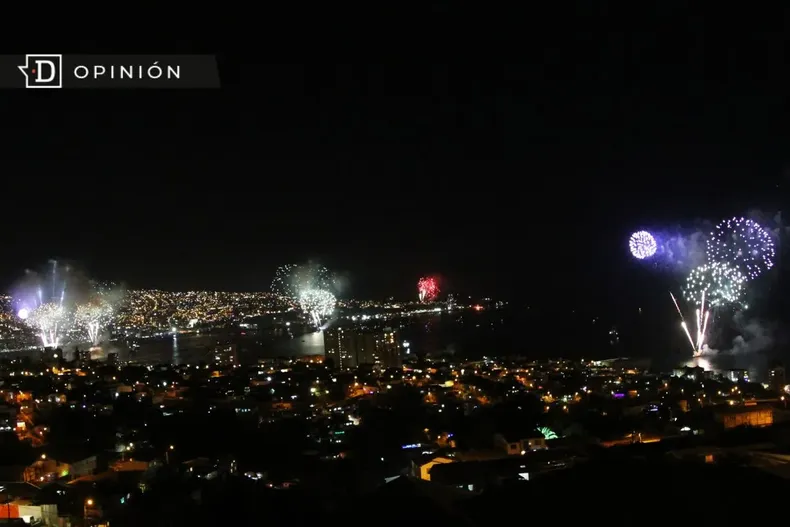 9366 fuegos artificiales en valparaiso.webp
