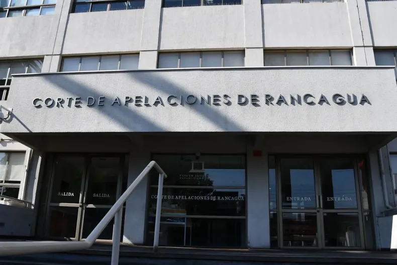 debia mas de 11 millones en pension de alimentos y fue a tribunales para poder renovar su licencia corte rechazo.webp