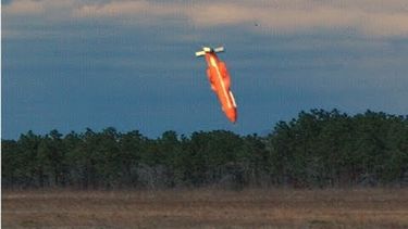 Donald Trump y Estados Unidos lanzaron su más poderosa bomba no nuclear sobre Afganistán