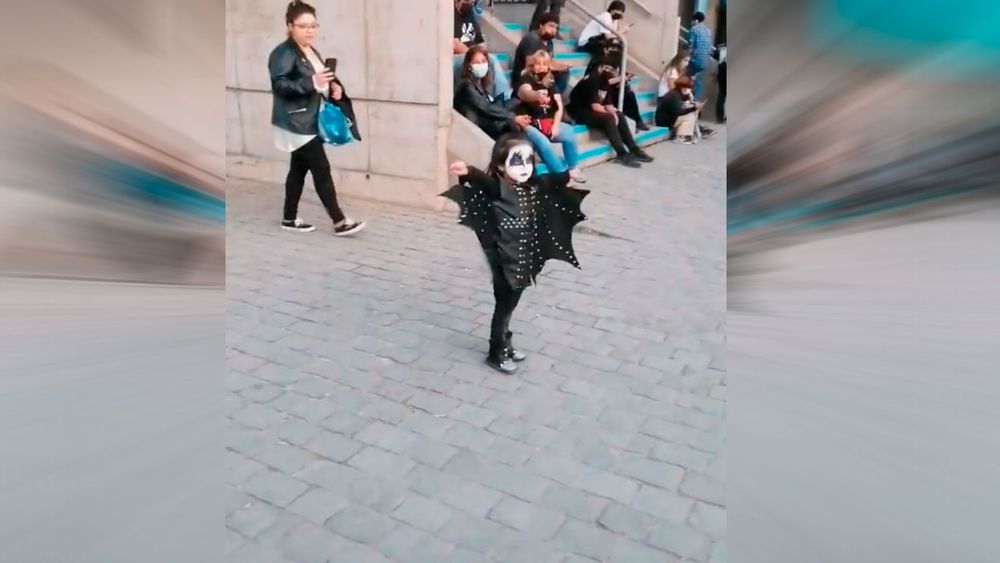 VIDEO| Pequeño niño chileno “derritió” de ternura a Gene Simmons en show de Kiss