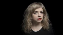 “Nuestra parte de noche” de Mariana Enríquez: historia, política, terror y gore pop en la Argentina contemporánea