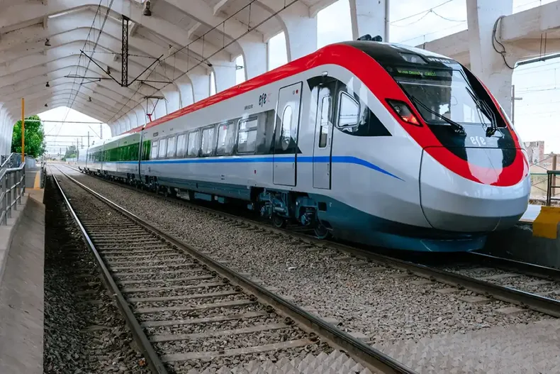 la lucha en tribunales de un vecino de chillan que consiguio que efe repare cruces ferroviarios tras fallas reiteradas.webp