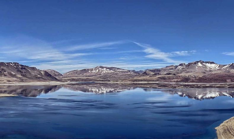 laguna del maule.jpg