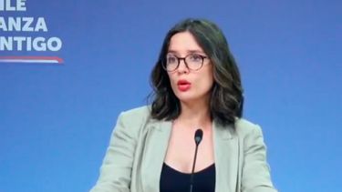 Ministra Vallejo responde a oposición: “Reiteramos, ningún ministro o ministra sale del gobierno”