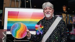 Muere Gilbert Baker: El activista y creador de la bandera arcoíris, un símbolo de los derechos LGTB