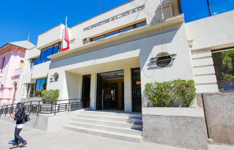 funcionaria municipal denuncio hostigamiento con apodos y burlas en redes corte obliga a borrar todo el contenido.webp