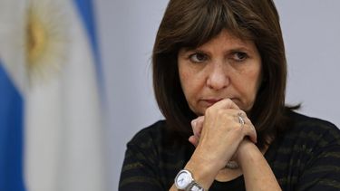 La policía argentina podrá pedir el DNI en los trenes por decisión de Patricia Bullrich
