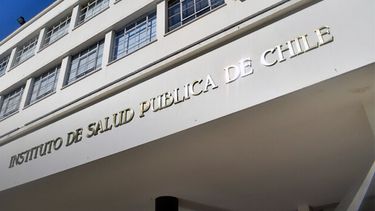 El Desconcierto | por hallazgo de trozo de vidrio en omeprazol inyectable  isp levanta alerta.jpg