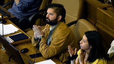 Boric increpa a Chadwick en el Congreso: Acá lo que ha ocurrido es la constatación de una forma ilegal de ser policía