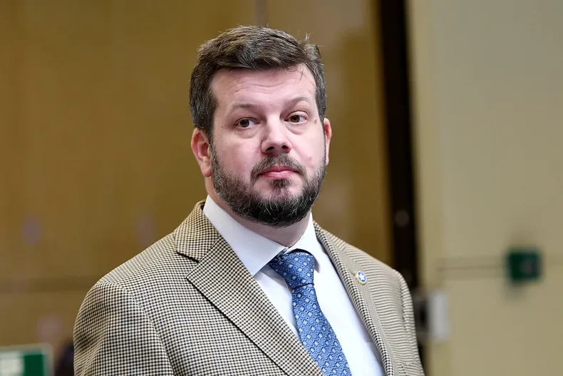 10786 a uno 1469028.webp