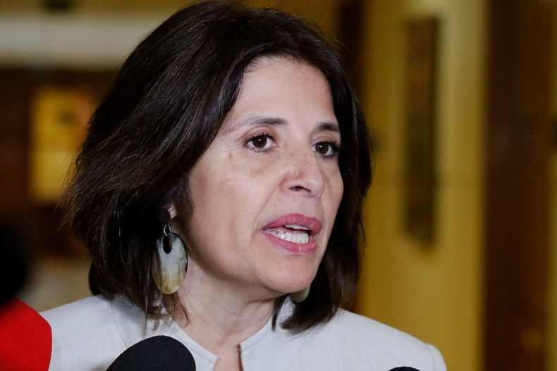 ministra rios.jpg
