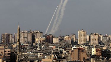 Reportan que al menos tres cohetes fueron lanzados desde Líbano hacia Israel, aumentando la tensión