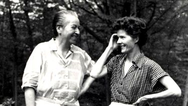 Yo te quiero, ¿tú me quieres?: Un extracto de conversación de amor entre Gabriela Mistral y Doris Dana