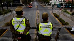 Dos carabineros detenidos y dados de baja: Robaron $600 mil a persona que fiscalizaron