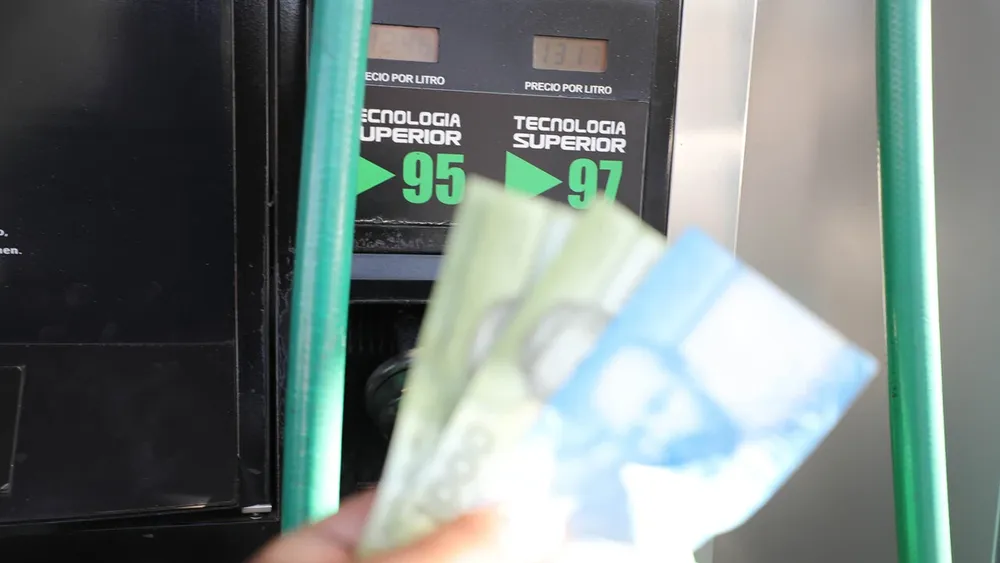 Alzas del transporte fue lo que más pegó: Inflación en Chile se modera al 4,7% en febrero sin el efecto de tarifas de luz