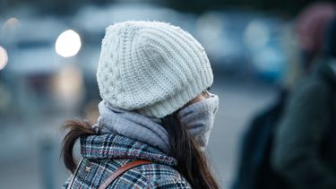 Masa de aire frío llega a Santiago - Agencia Uno