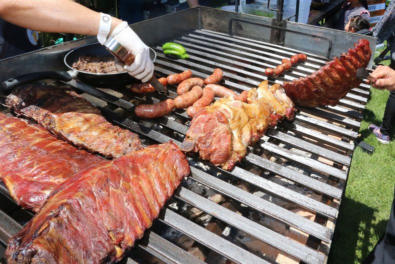 El asado le gana a las fondas estas Fiestas Patrias 2026 - Agencia Uno