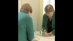 VIDEO | Michelle Bachelet invita a lavarse las manos y aboga por el derecho al agua para combatir el coronavirus