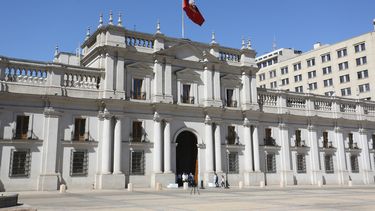 Alerta en el Gobierno: Funcionario de La Moneda sufre robo de mochila con información sensible