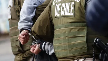 Carabinero fracturó pierna a mujer que grababa control de identidad: Fisco condenado a indemnizarla con $58 millones