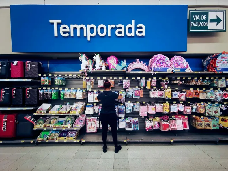 le robaron el auto mientras hacia compras en supermercado de la florida tribunal condena a lider a pagarle 7 8 millones.webp