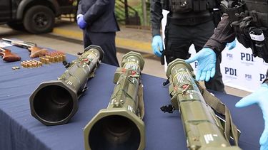 Crimen uniformado: Más de 20 PDI, militares y carabineros vinculados a delitos en el mes