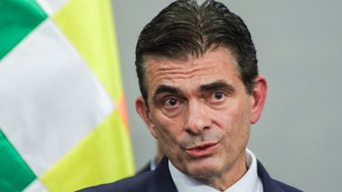 Candidato presidencial de Bolivia propuso legalizar autos robados que llegan desde Chile: Gobierno da tajante respuesta