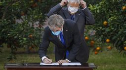 Incapacidad para ver más allá de sus planillas de Excel: Revista conservadora de EE.UU. analiza el fracaso del gobierno de Piñera
