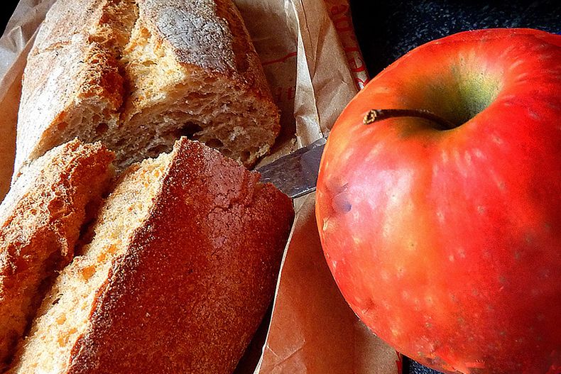 Pan y manzana.jpg