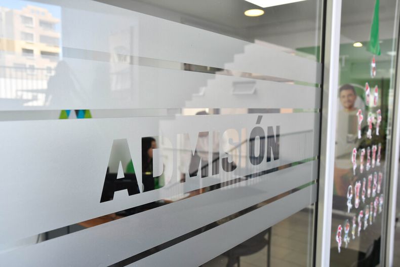 alumna de u. santo tomas no pudo tomar ramos por deuda  corte revirtio decision por  vulneracion .jpg