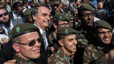 ¿Un déjà vu? Militares y jueces brasileños presionan para no entrar al sistema de AFP que propone Bolsonaro