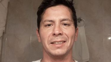 Hombre condenado por quemar y descuartizar a mujer en Argentina busca pareja por Tinder