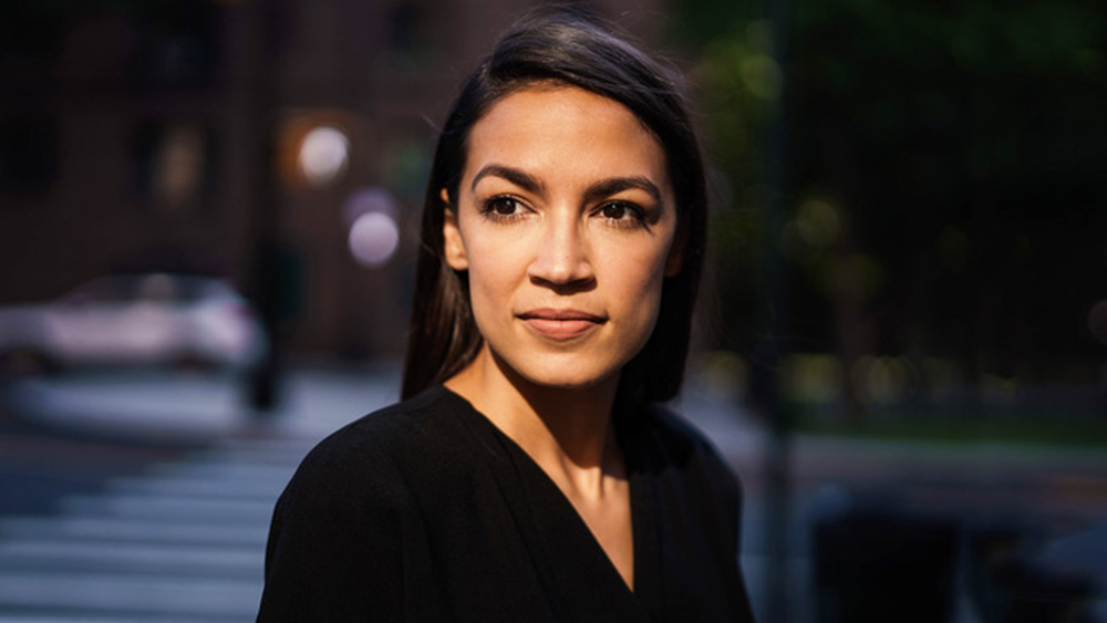 Alexandria Ocasio-Cortez responde a los tuits xenófobos de Trump en su contra