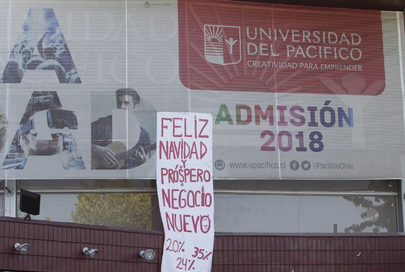u del pacifico 2 scaled.jpg