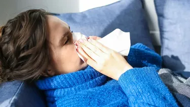 El frío no te enferma: Virólogos revelan qué ocurre con tu cuerpo durante el invierno y por qué aumentan los contagios