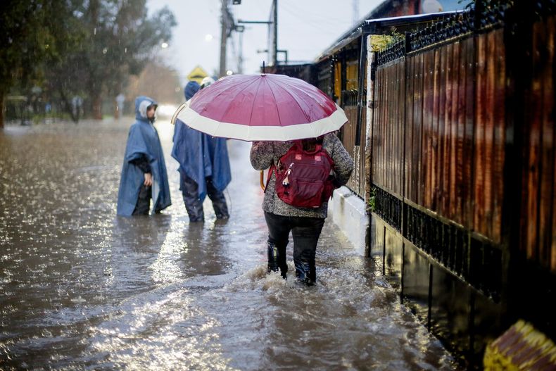 Las lluvias regresan a Santiago - Agencia Uno