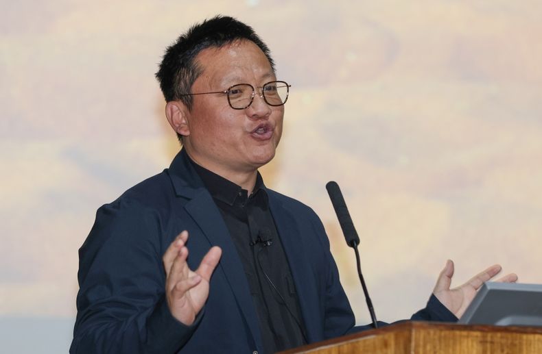 Yin Ye sin logo U mayor 1.jpg